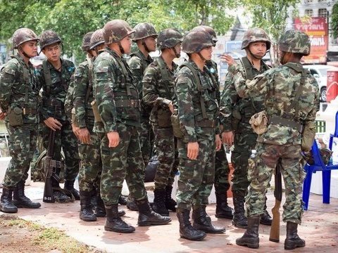 Таиланд сохранит военное положение