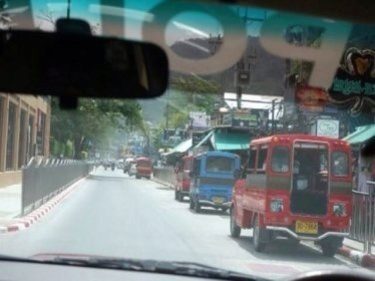 Illegal Phuket Tuk-Tuk Drivers Warn of Protests if They Cannot Find Work Soon