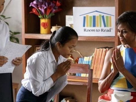 Michelle Obama urges Cambodian girls to speak out