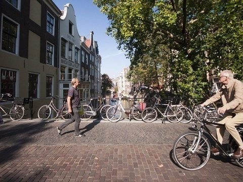 Technology: Dutch launch ‘intelligent bike’ that warns of danger