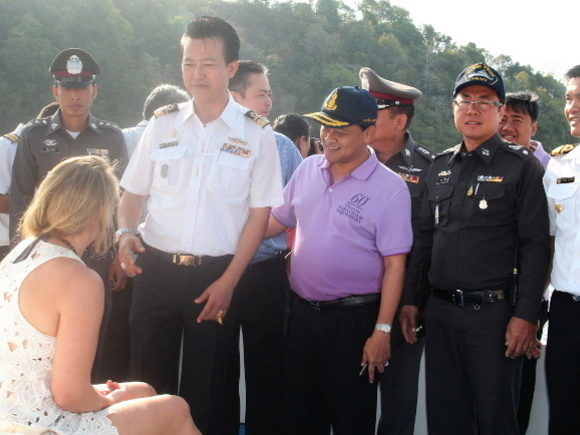 Phuket Gov on confidence-boosting inspection of ferries