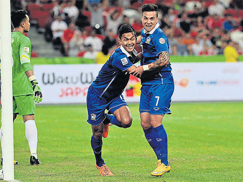 Thailand edge out Singapore in first Suzuki Cup match