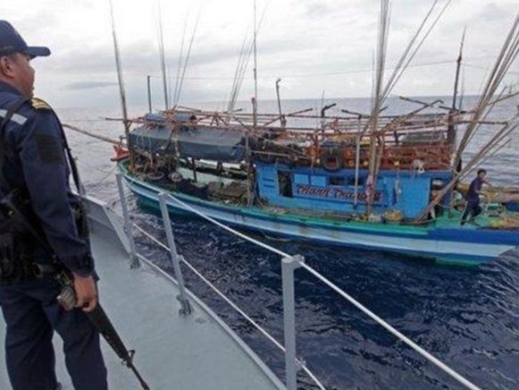 Activists rap governments illegal trawler move