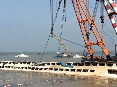 No possibility of survivors in capsized China ship