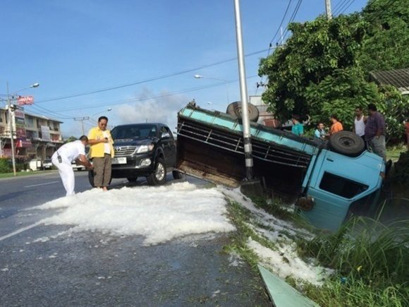 Phuket ice delivery driver flips truck