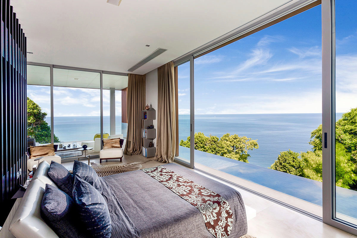 Отдых с видом на море. Скай Ривер панорамные окна. Панорамные окна с видом на море. Вилла с видом на море. Дом с видом на море.
